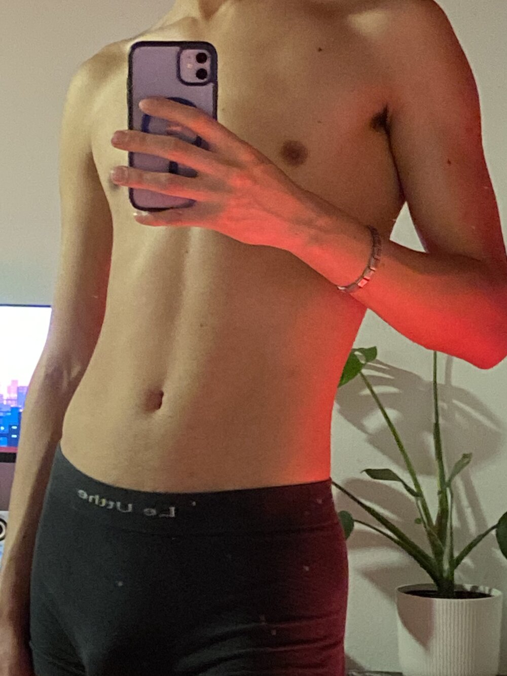 alvarito-21 from stripchat