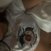 Nikki_loud's Offline Chat Room