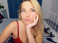 carolinefordss' Offline Chat Room
