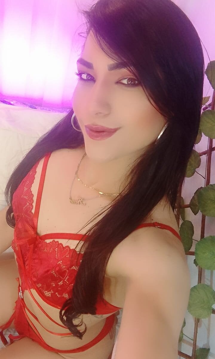 Watch  OrianaGill live on cam at StripChat