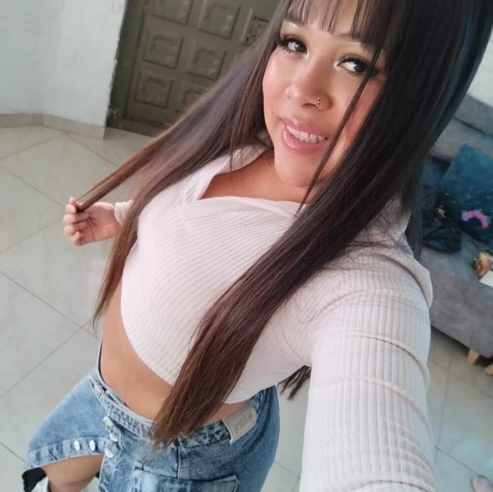 sexlivecamsites.com sweety_sophie livesex profile in english cams