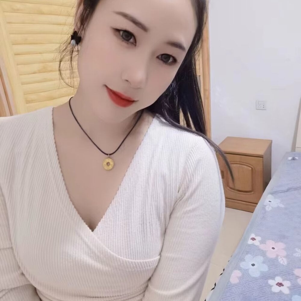 webcam-sexe.net aifanfan livesex profile in ill-let-you-guess cams