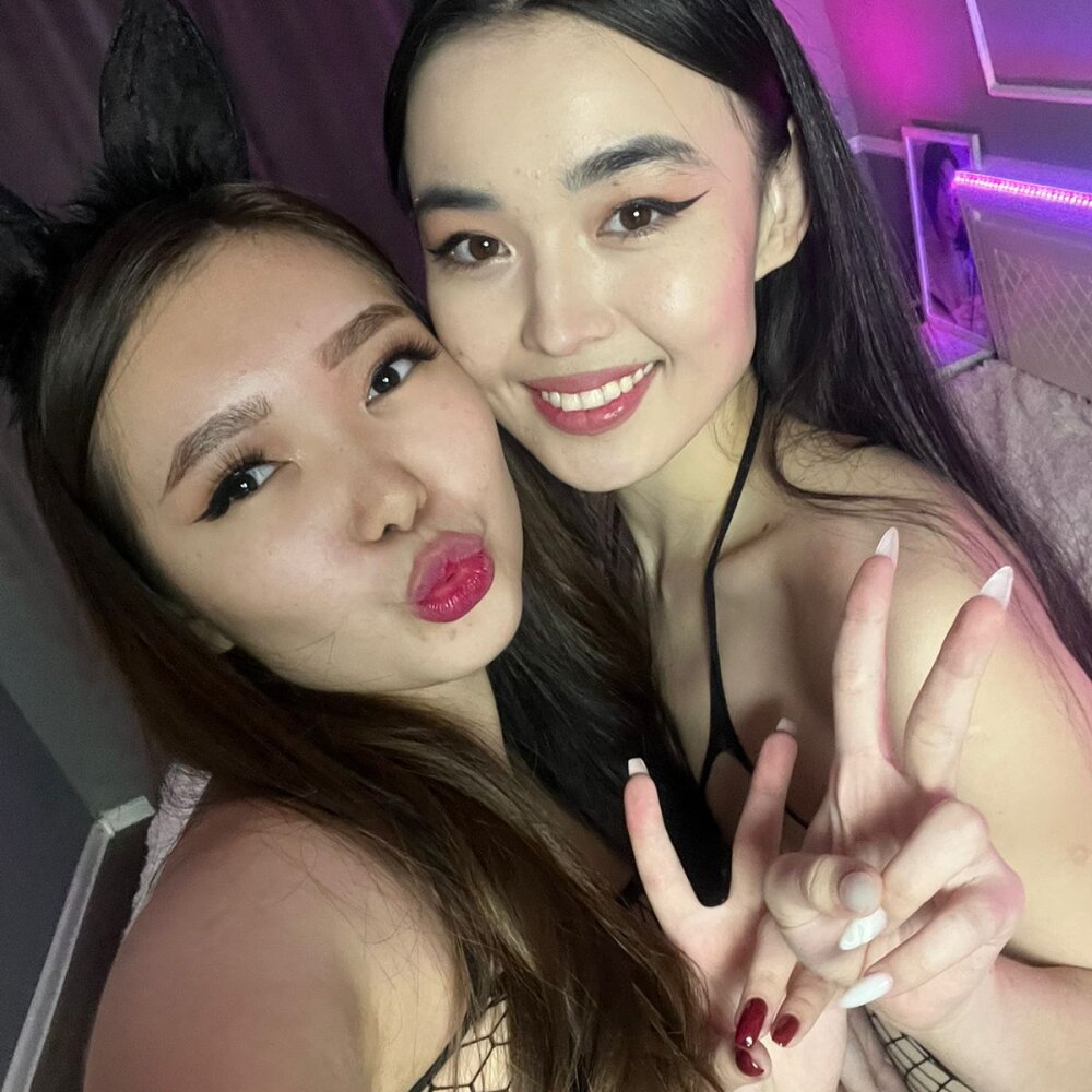 Suzi_and_alice 🏻 webcam chat