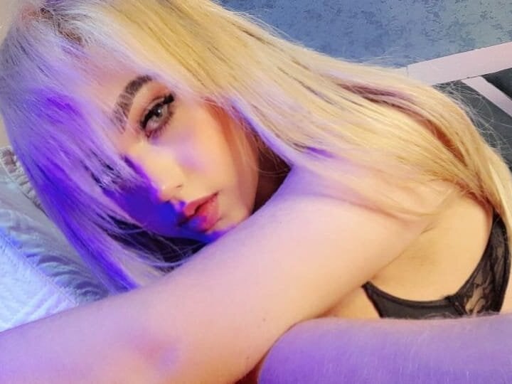 saraah_queen1 from stripchat