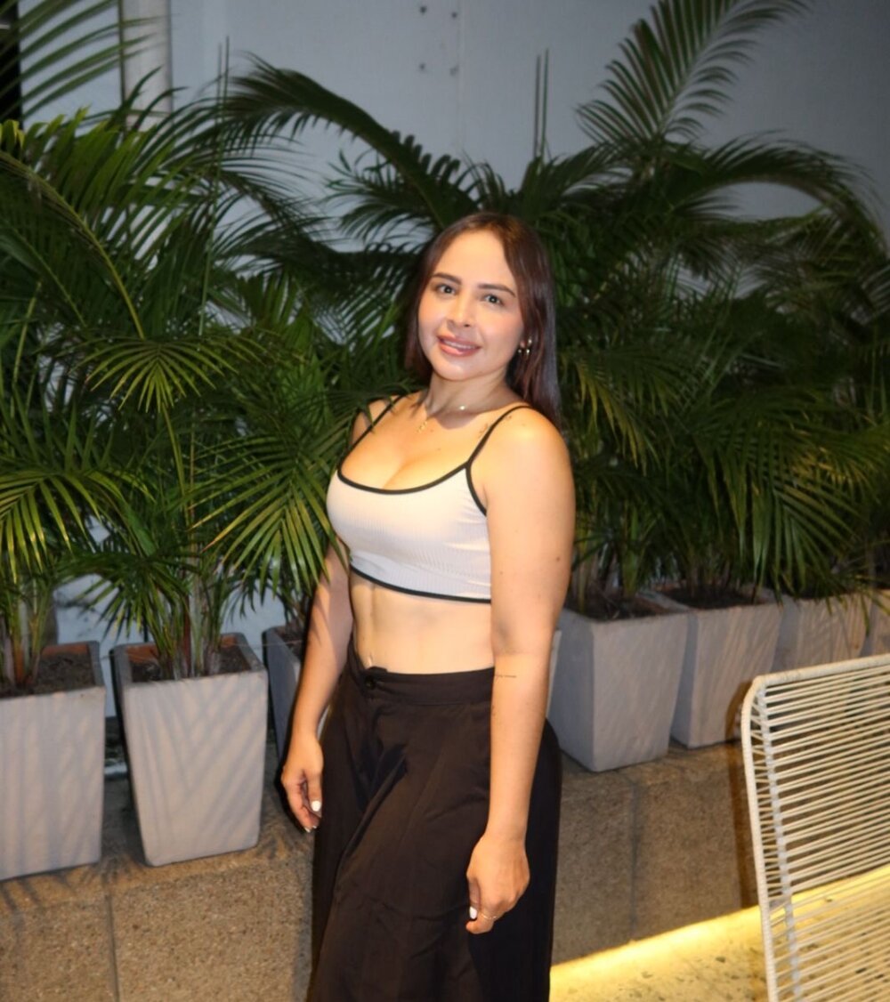 stripchat eliz_520 webcam profile pic via sexcityguide.com