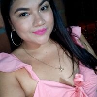 Nichole_Bullock's Offline Chat Room