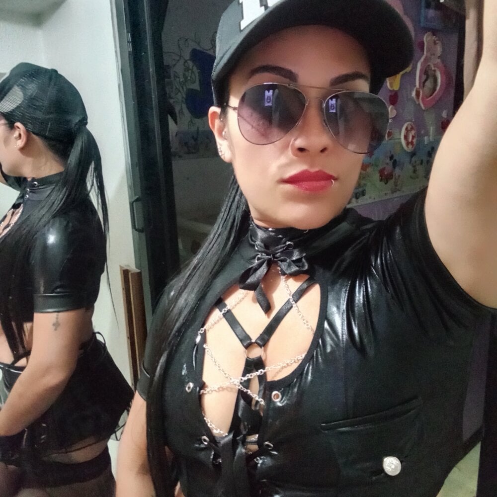 stripchat queenbdsm webcam profile pic via pornsexycams.com