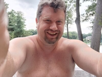 Single_White_Male Male Brunette Online Webcam Striptease