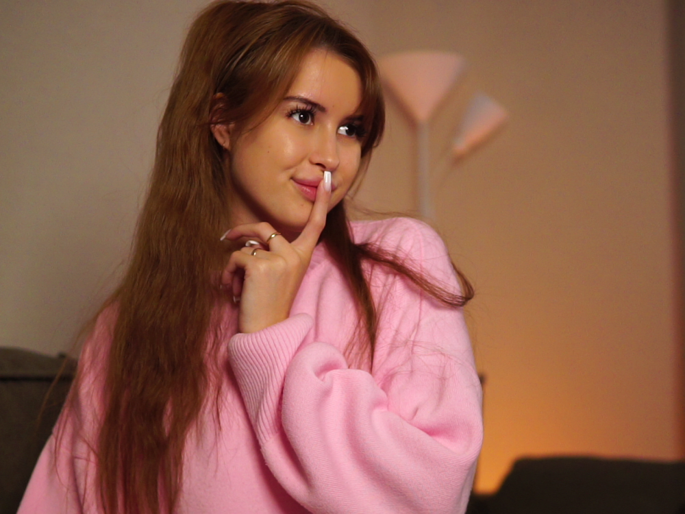 livestrip-joy.com hotmilkis livesex profile in granny cams