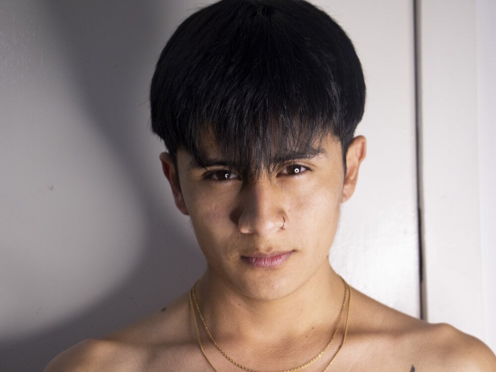 Live sex webcam photo for The_Rodriguez #289985047