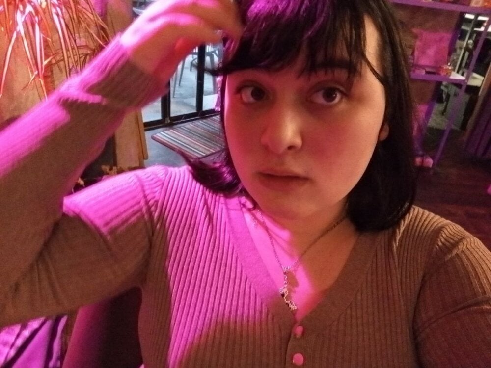 dariadii from stripchat