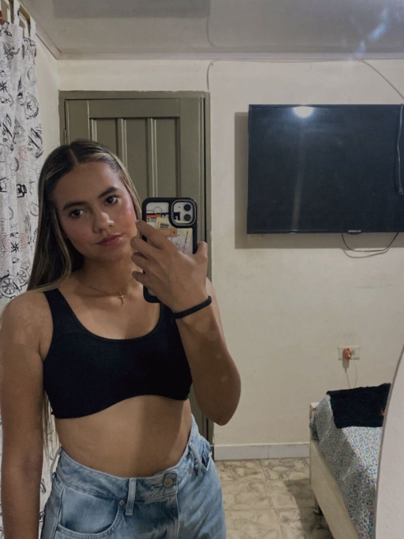 isabellaclarkec from stripchat