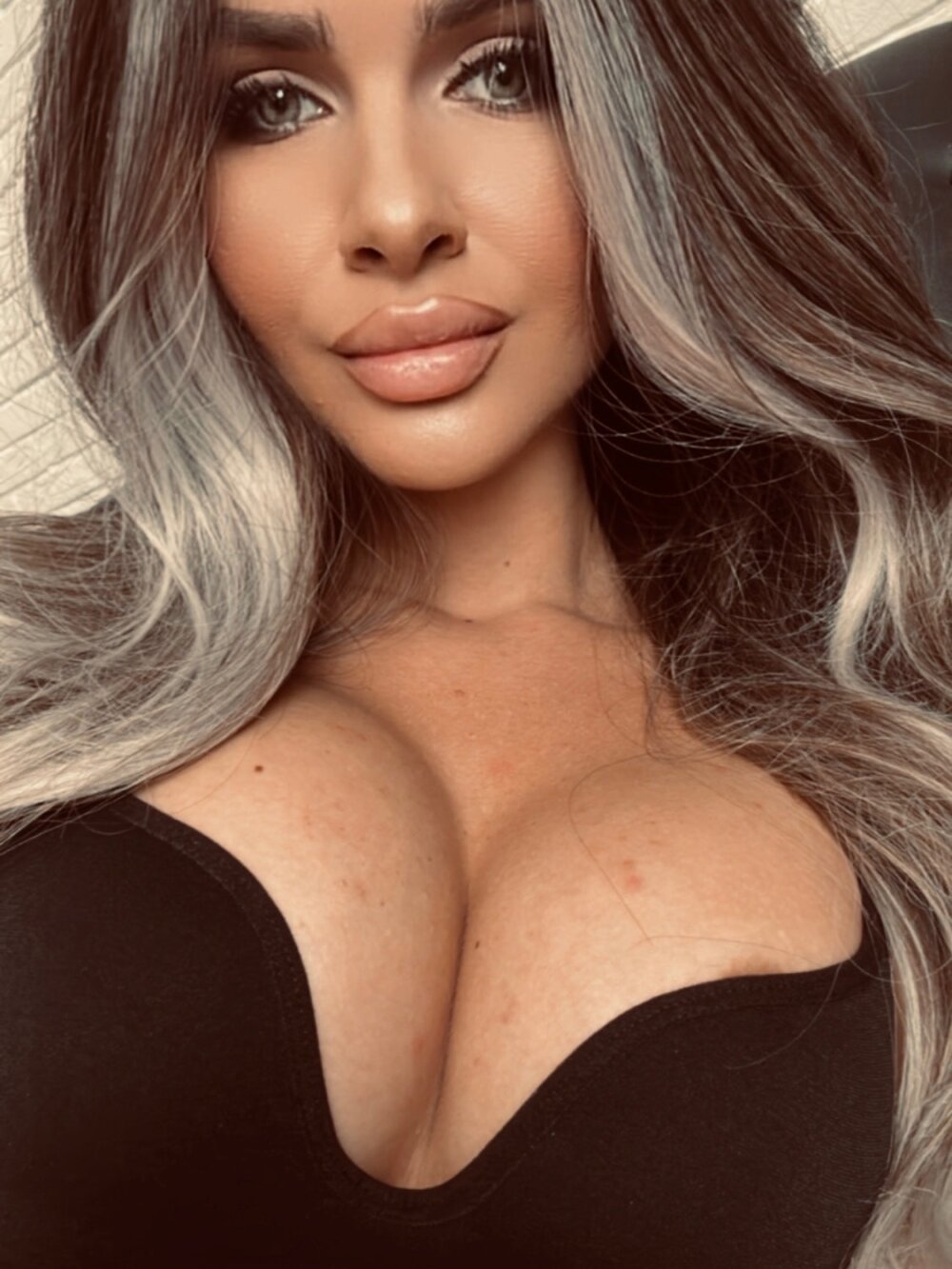 Mila_Sapphire's Offline XXX Chat
