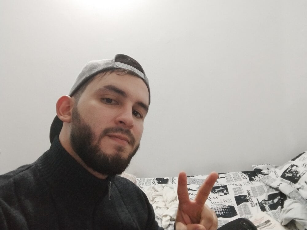 Samgreycap_stud profile