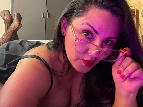 Annaa_rosee live cam model at StripChat