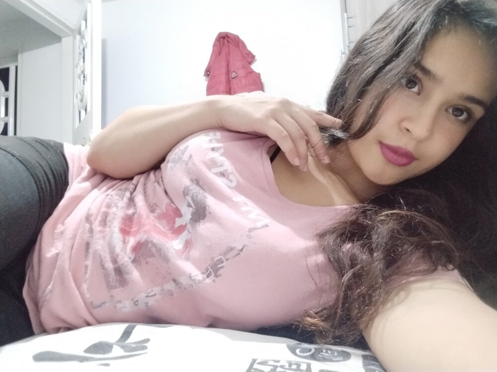 stripchat munaleyes Live Webcam Featured On livesex.fan