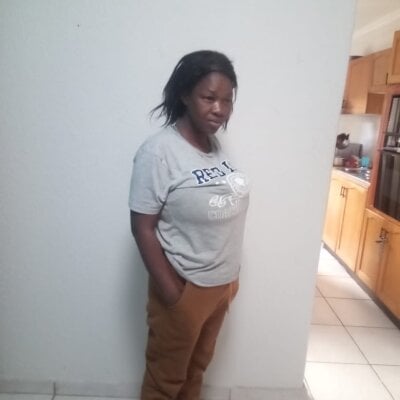 HugeTitties on StripChat