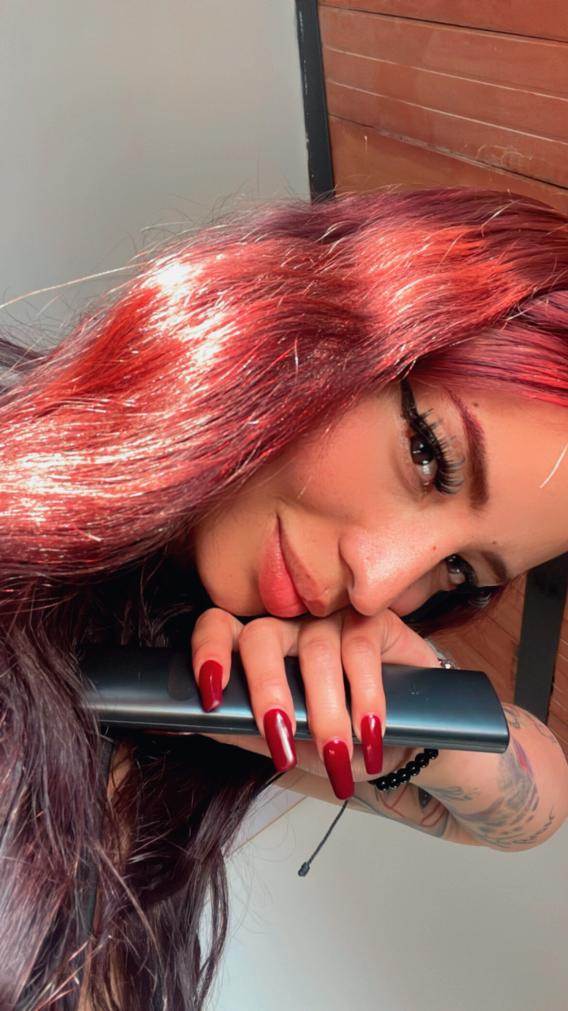 Adara_red26