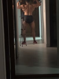 LEONHDZ's webcam live show