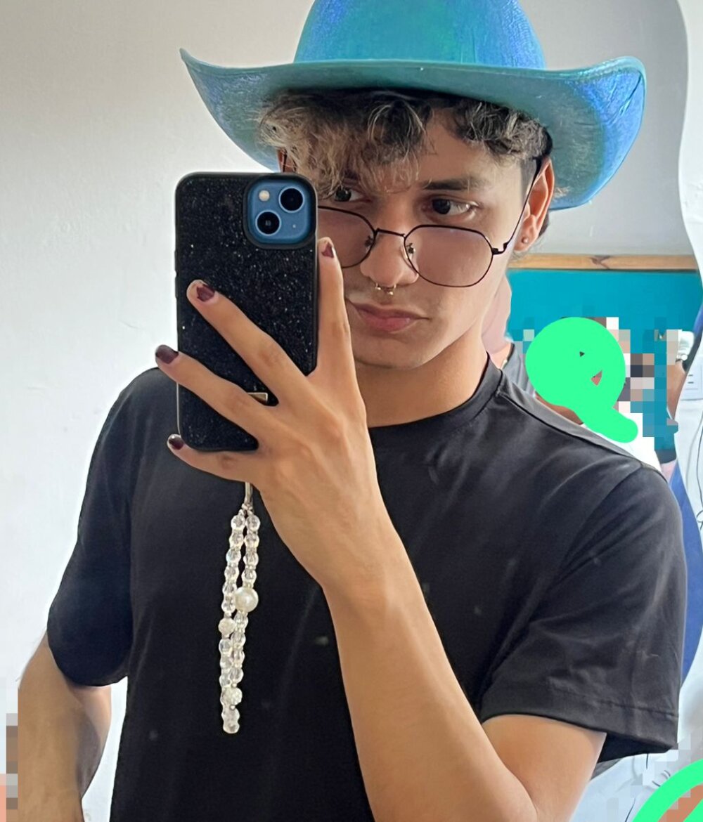 andrew_dann's Offline XXX Chat