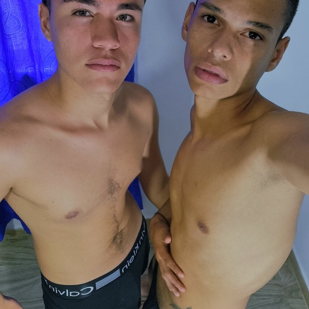 Live sex webcam photo for Latino_sexy232 #289944609