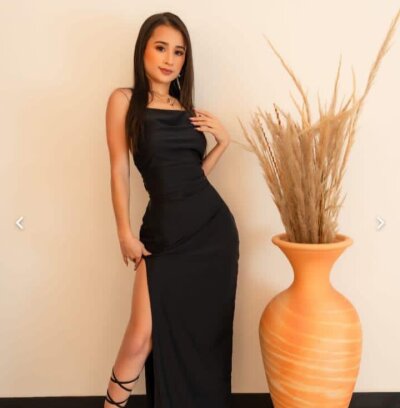 ariana_blanco18 from stripchat