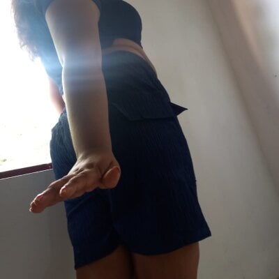 Attractive-_Girl - mobile