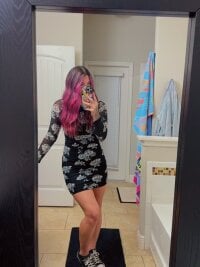 LacyPanties27's Offline Chat Room