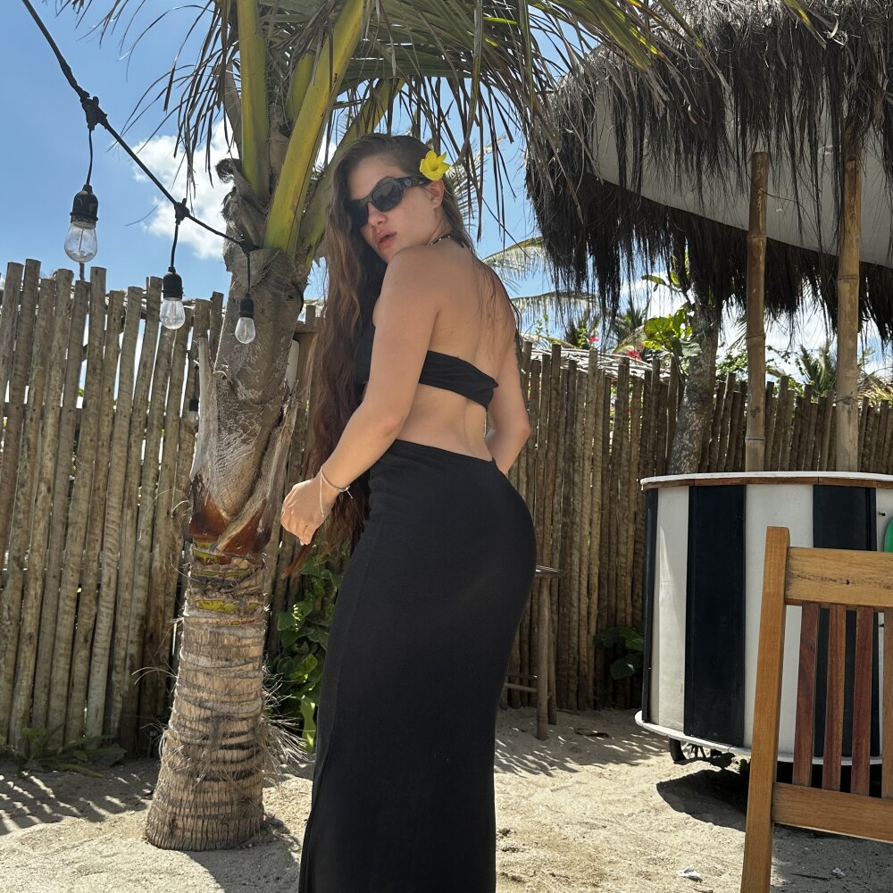mega-camsex.com lizstorm livesex profile in thin cams