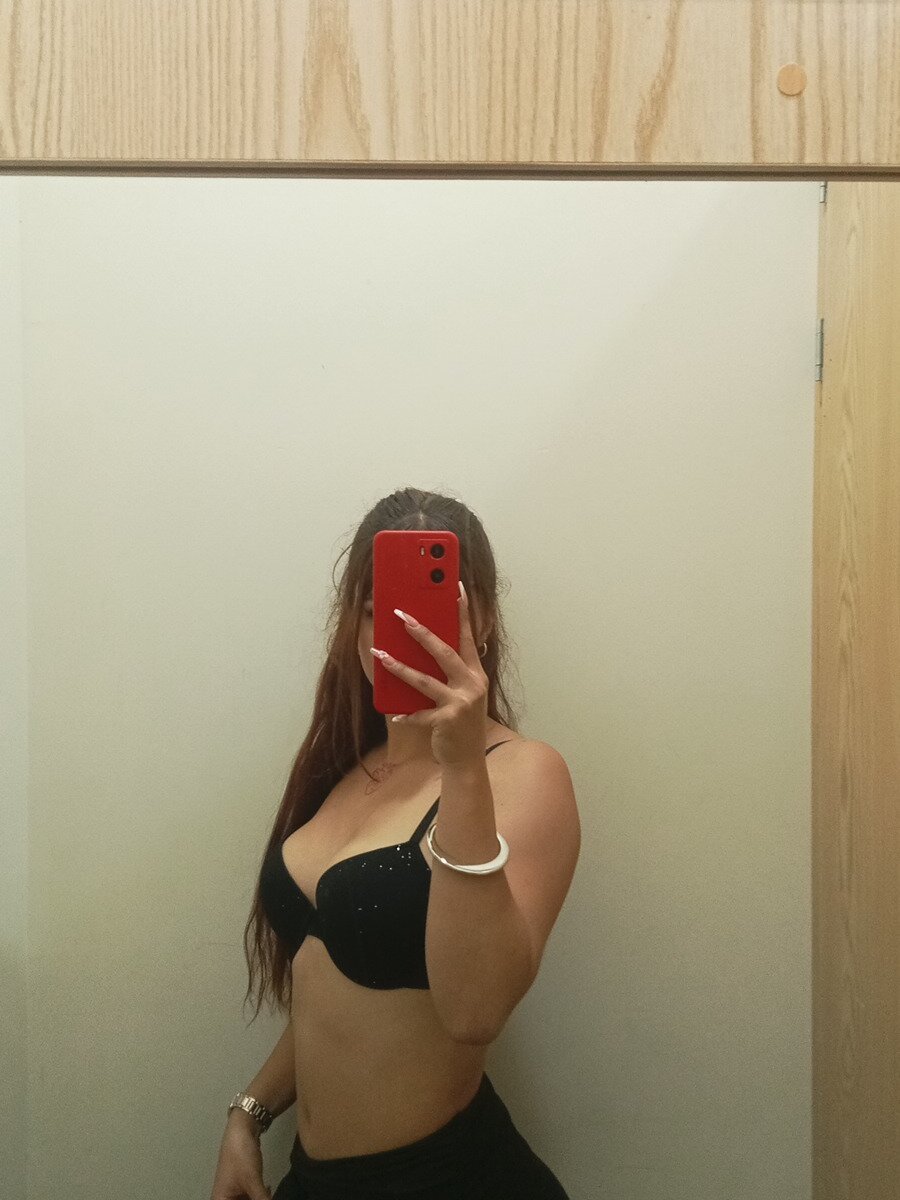 mega-camsex.com luna_kiss_18 livesex profile in slim cams