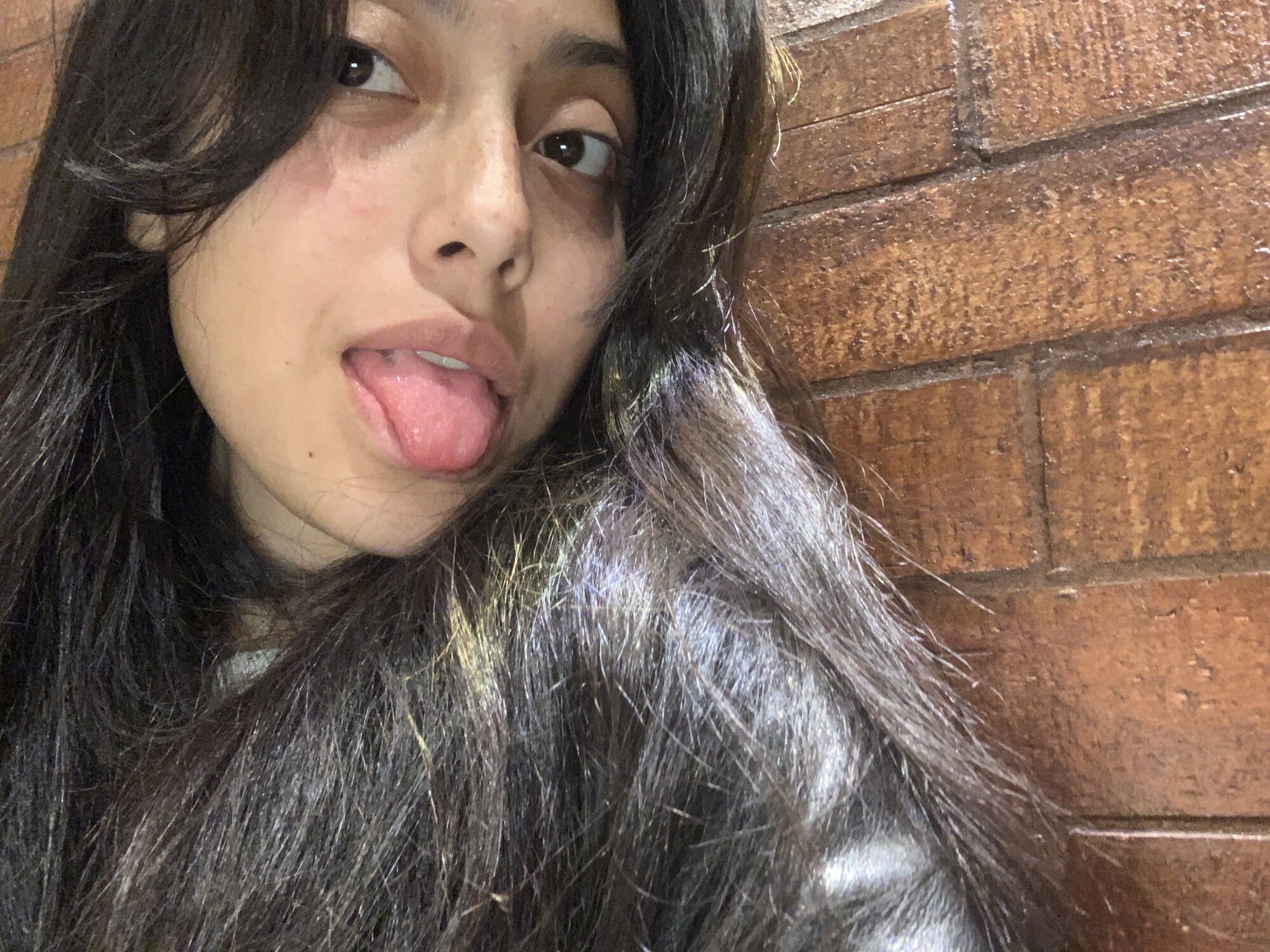 MiaBroowwn