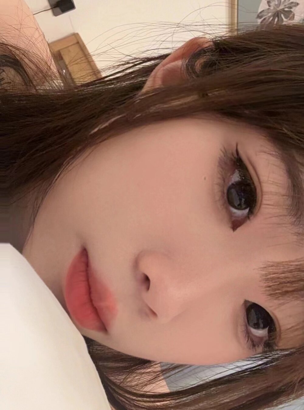 v-vivian profile