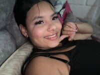 madeline_carter_'s Offline Chat Room