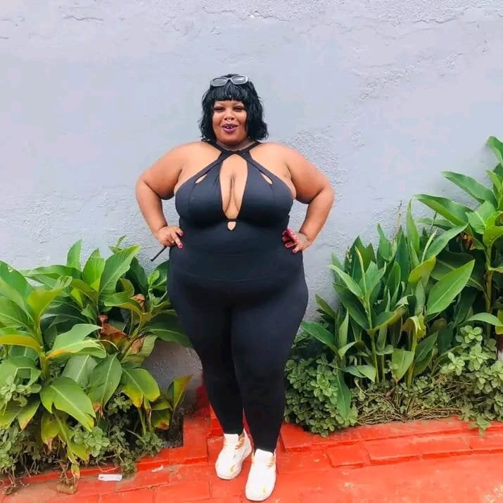 BUSTYBOOBSX profile