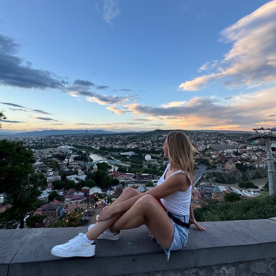 livesexr.com thavione livesex profile in a-country-where-dreams-come-true cams