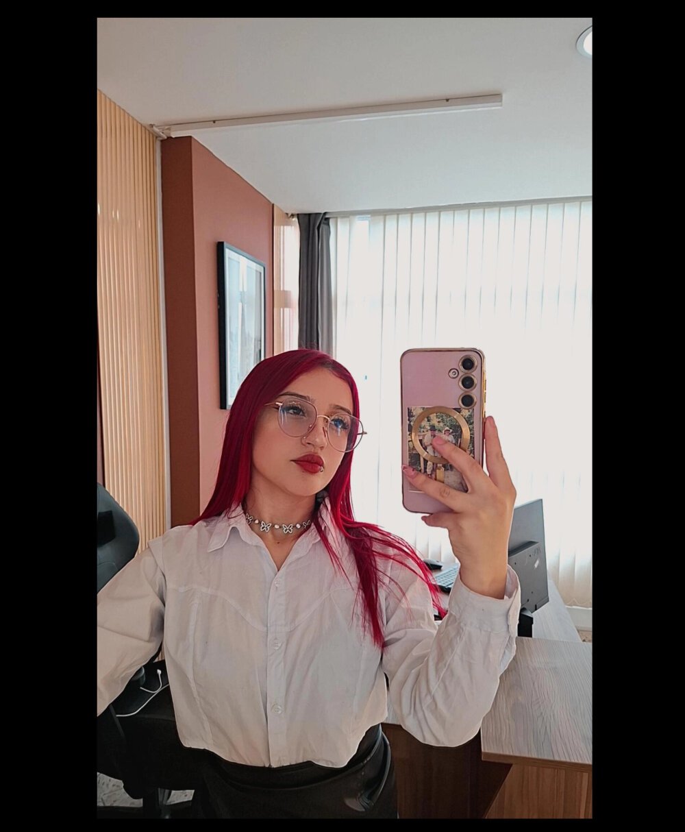 caroline- profile