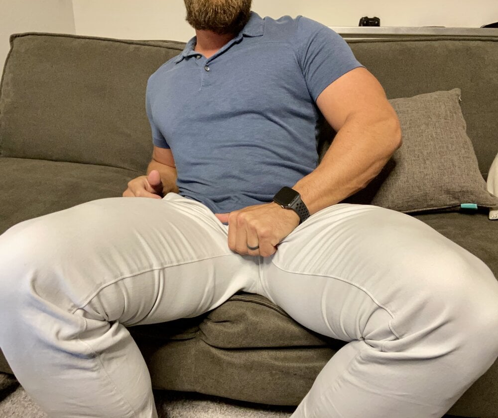 Mister_Dilf live cam model at StripChat