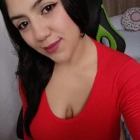iris_torrez Adlı Modelin Çevrimdışı Sohbet Odası