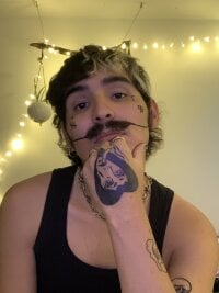 XXHARDCORE-BOY's Offline Chat Room