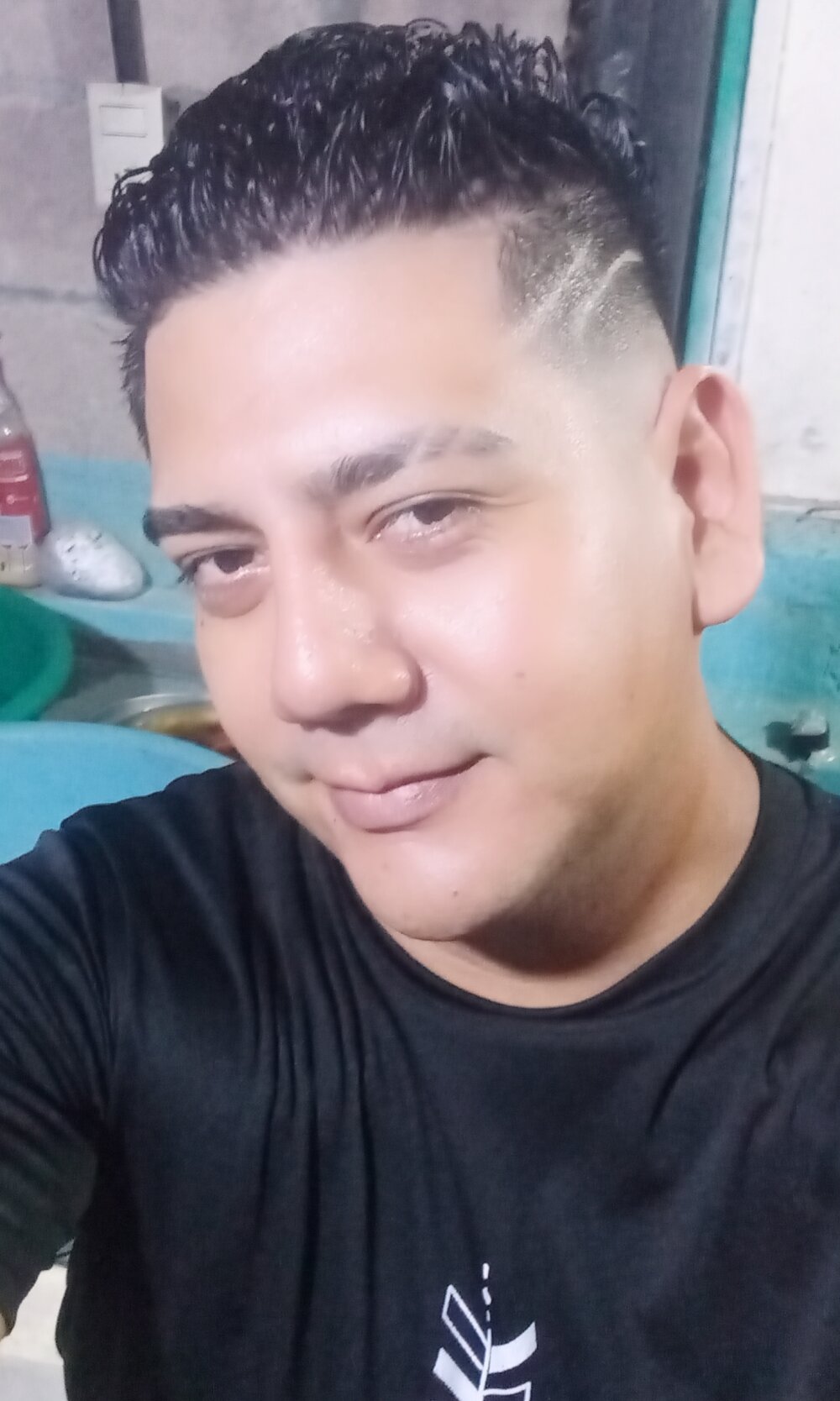 Ricosabroso1234's Offline XXX Chat