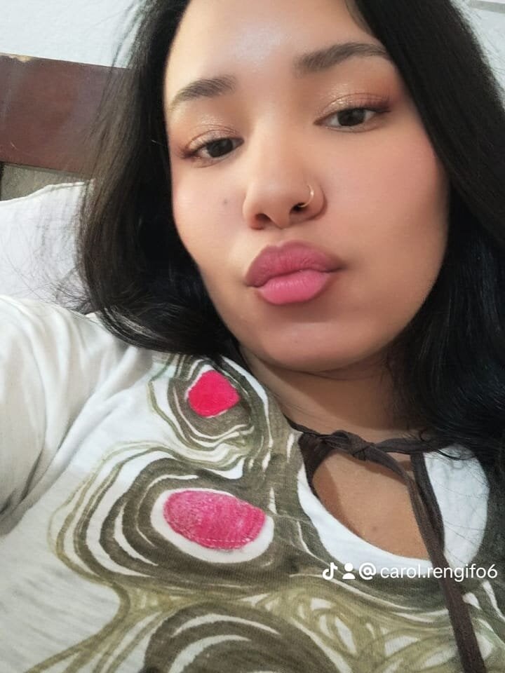 sexcam-girls.com soffi_joness23 livesex profile in bisexual cams