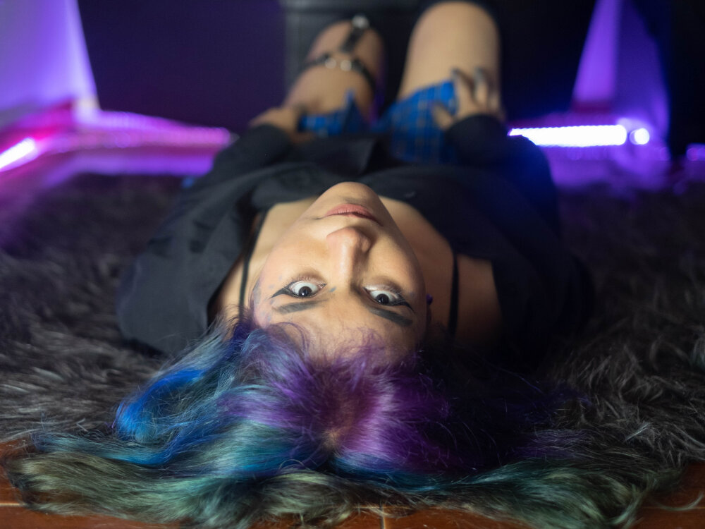 Live sex webcam photo for Anne-Flowers #290065895
