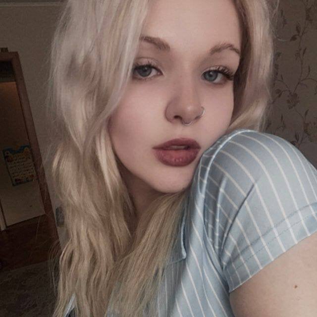 LynellPaveglio Adlı Modelin Canlı XXX Sohbeti