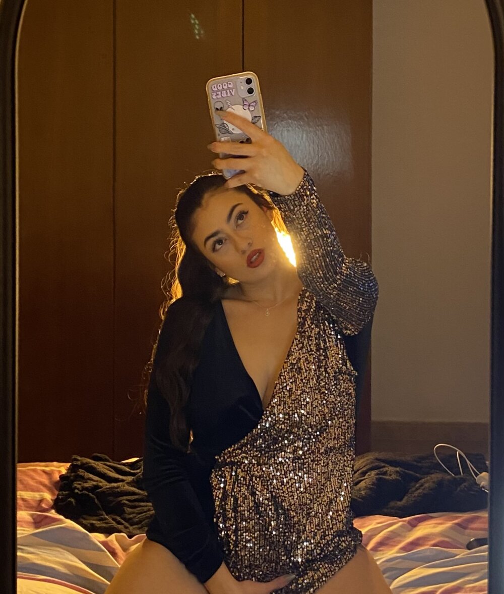 MissyCollins99 Chat Room offline