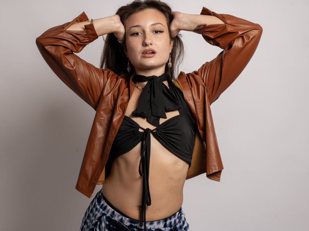 watchgirlcam.com anabanana77 livesex profile in bisexual cams