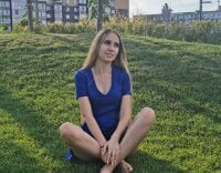Melisssa__hot's Offline Chat Room