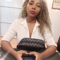 Emily_Bush1's Offline XXX Chat