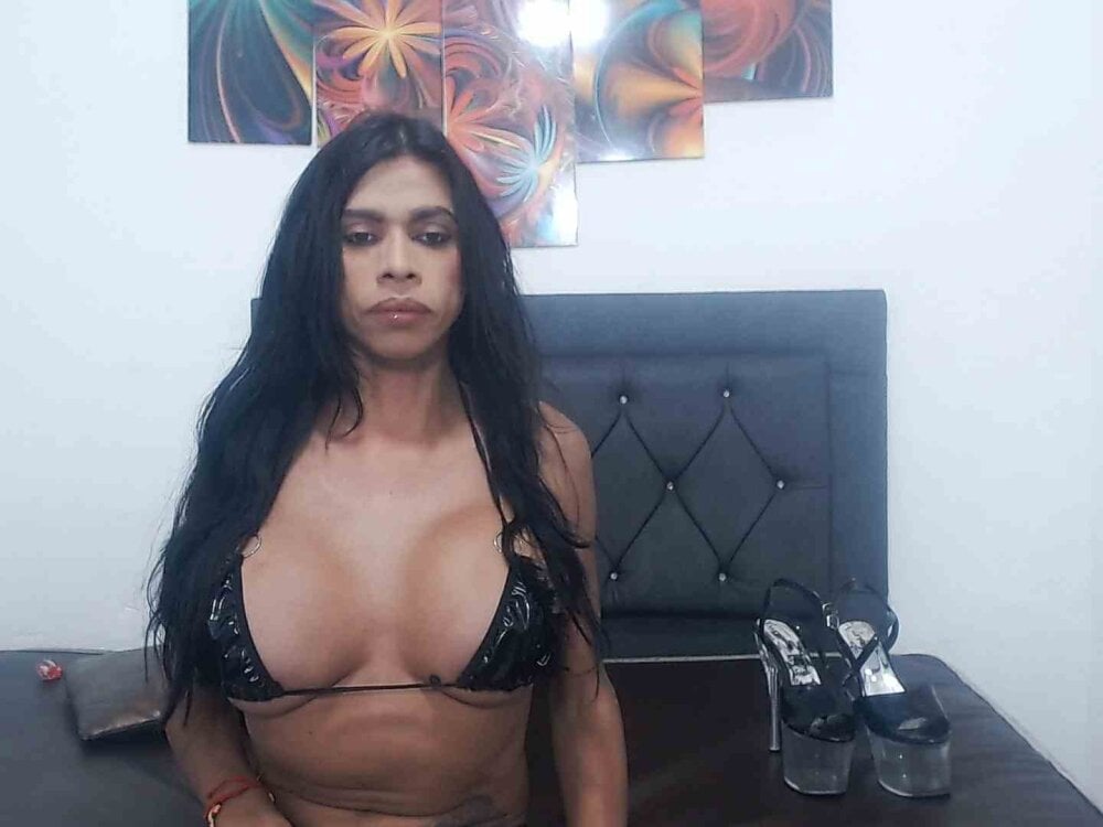 Sara_loveet: офлайн-секс-чат