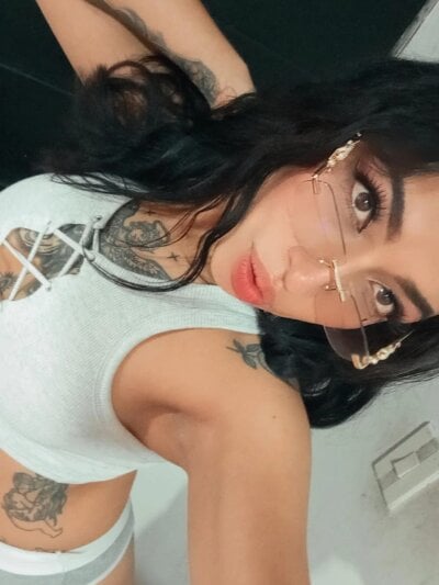 TeennNaugthy18