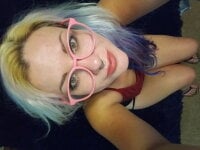 ydnarbecila's Offline Chat Room